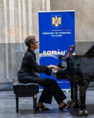 Vilma Garriga, Piano · La Havane, Cuba